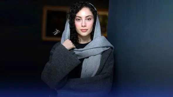 سورپرایز عاشقانه برای تولد 24 سالگی ترلان پروانه با باکس گل رز سرخ