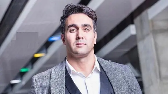 این زن زیبا خواهر پوریا پورسرخ است / با دیدن او شوکه می شوید!