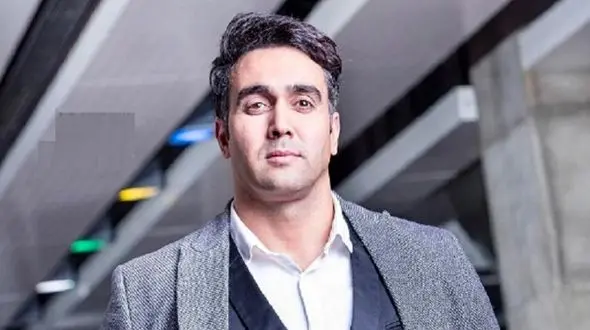 این زن زیبا خواهر پوریا پورسرخ است / با دیدن او شوکه می شوید!