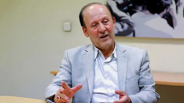 یک  دیپلمات بازنشسته : خطیب جمعه سخنگوی سیاست خارجی نظام نیست 