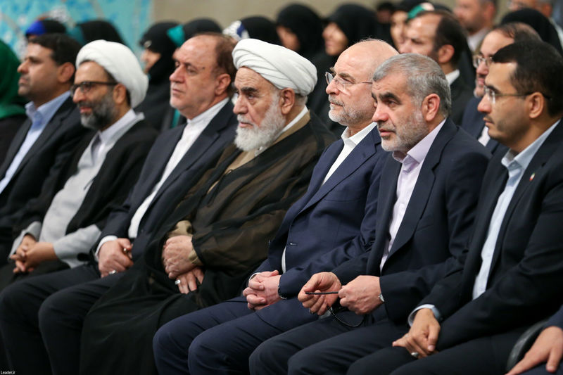 دیدار نمایندگان مجلس شورای اسلامی با رهبر انقلاب حضرت آیت الله خامنه ای -چهارشنبه ۲۱ خرداد ۱۴۰۴