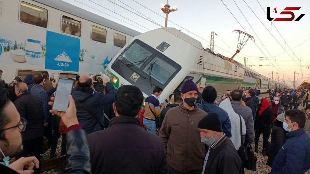 12 ساعت پس از حادثه تصادف دو قطار مترو، همچنان علت مشخص نیست + فیلم 