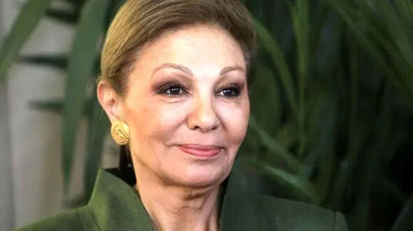 عکس سفر به ایام قدیم /  فارغ التحصیلی فرح پهلوی در سن و سال بالا از دانشکده هنرهای زیبا در پاریس