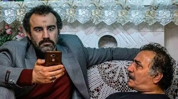 سکانسی خنده دار از عصبانیت تاریخی حاج نقی معمولی در پایتخت/ دایی شما معمولید ما فریباییم!+ویدیو