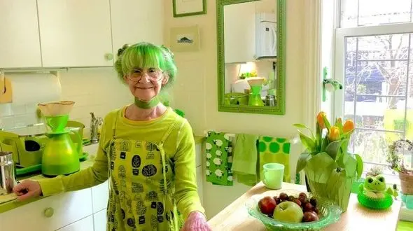 زنی که با رنگ به شهرت رسید + عکس 