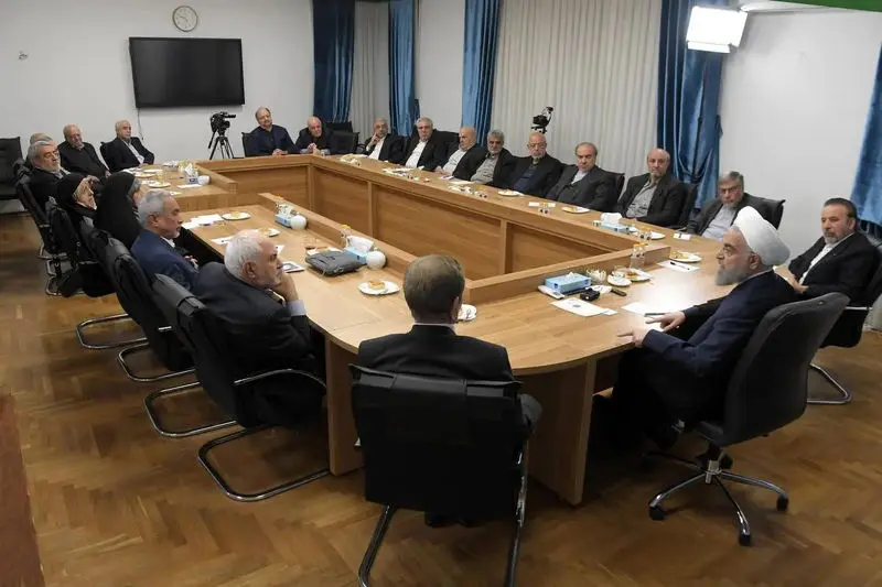 دیدار صمیمانه حسن روحانی با وزرا و معاونان پیشین دولت‌های یازدهم و دوازدهم