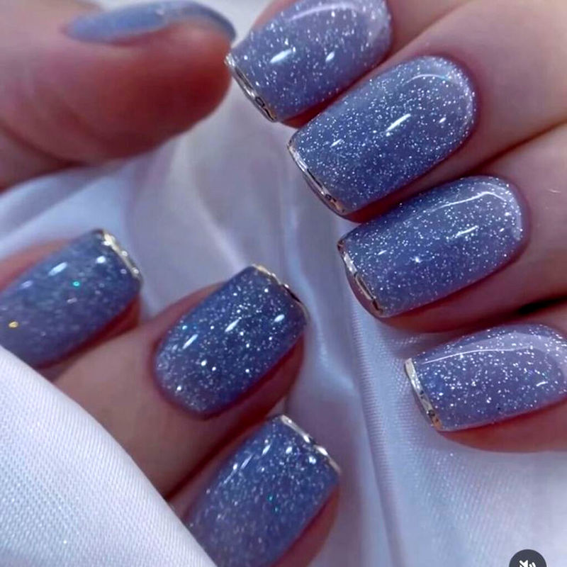 رنگ لاک ناخن آبی