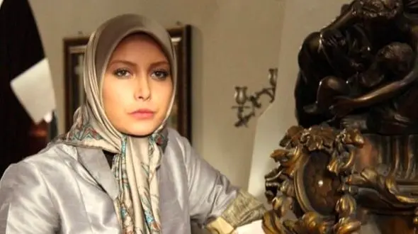 فیلم / دکوراسیون فوق شیک و لاکچری خانه پری سیمای سریال ستایش ! /  فریبا نادری  میهمانانش را مبهوت کرد !