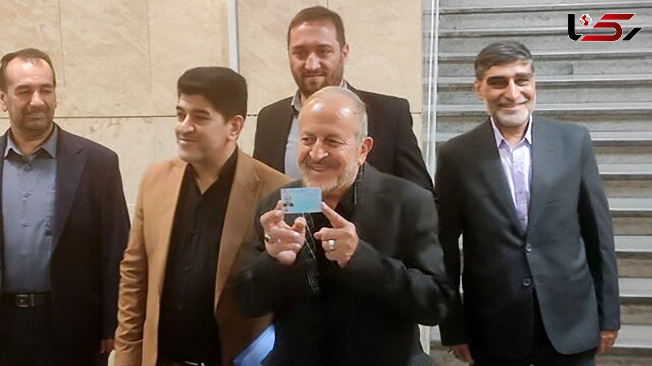 علیرضا افشار بدون شناسنامه در انتخابات ریاست جمهوری ثبت نام کرد