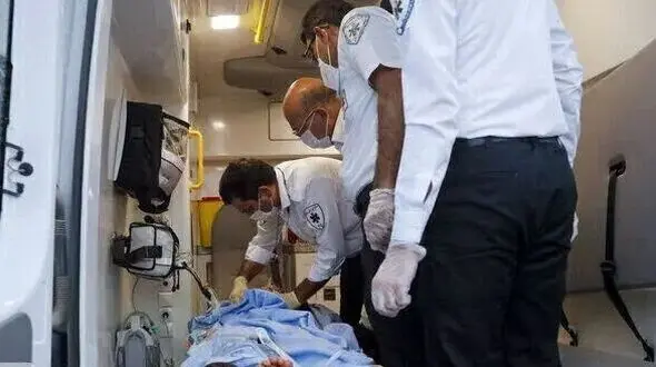 وحشت در مدرسه دخترانه مهشد / 15 دانش آموز دختر از یک قدمی مرگ نجات یافتند