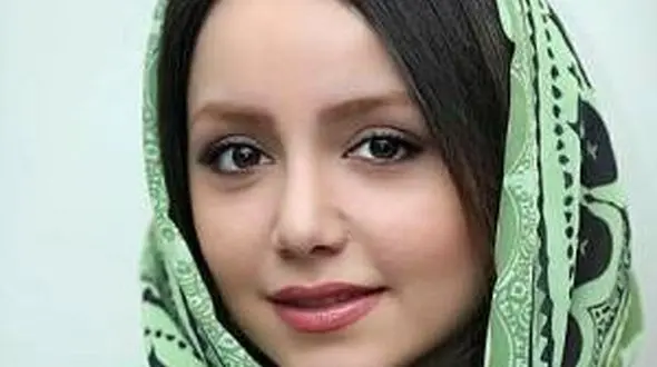 عکسی باورنکردنی نازنین بیاتی در کوچه های تهران ! 