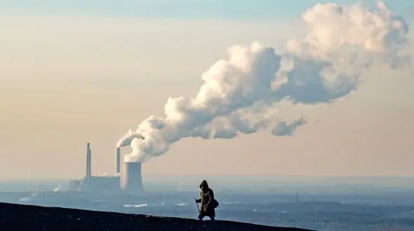 لزوم توقف تولید سیمان در کشور و سرعت بخشیدن به انرژی خورشیدی  + صوت