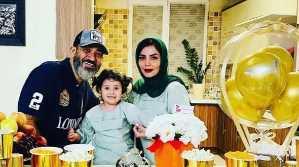 فیلم/ نگاهی به چیدمان فوق لوکس خانه مهران غفوریان بهروز خالی بند/ از اتاق بیلیارد و اتاق تاب بازی ویژه هانا کوچولو تا لوسترهای کاخ نیاورانی و کابینت های مدرن