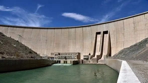 وضعیت بحرانی سد زاینده رود / نیروگاه برق آبی اصفهان از مدار خارج شد 