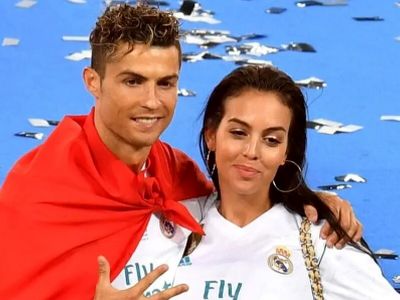 خواهر و مادر رونالدو در کنار رقیب رونالدو؛ مادر شوهر و خواهر شوهر جورجینا خون به جگرش کردن!