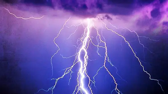 مرگ تلخ جوان شیرازی با رعد و برق