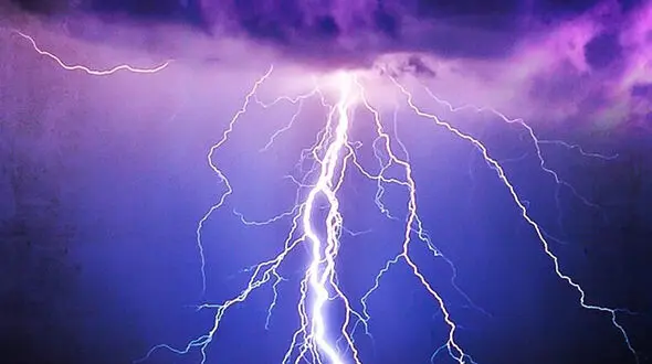 مرگ تلخ جوان شیرازی با رعد و برق