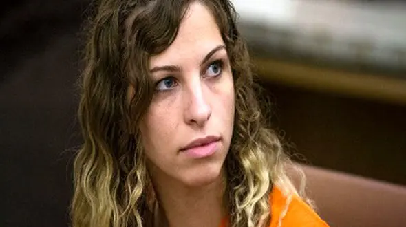 عکس های مستهجن خانم معلم برای دانش آموزان ارسال می شد+عکس