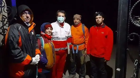  نجات خانم کوهنورد در کوه‌های روستای کلها + عکس