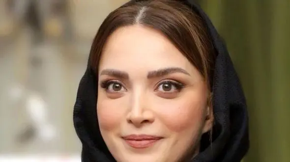 عکسی کمتر دیده شده با استایلی رنگی و بهاری از بهنوش طباطبایی!