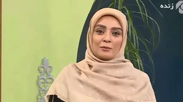 فیلم / عذرخواهی مجری معروف تلویزیون به‌دلیل اشتباه لفظی در هنگام عرض تسلیت!/ عذر می‌خوام که...