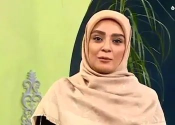 فیلم / عذرخواهی مجری معروف تلویزیون به‌دلیل اشتباه لفظی در هنگام عرض تسلیت!/ عذر می‌خوام که...