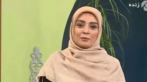 فیلم / عذرخواهی مجری معروف تلویزیون به‌دلیل اشتباه لفظی در هنگام عرض تسلیت!/ عذر می‌خوام که...