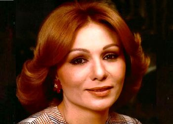 سفر به ایام قدیم سال 1333؛ دوچرخه‌سواری فرح در کوچه پس کوچه‌های تهران