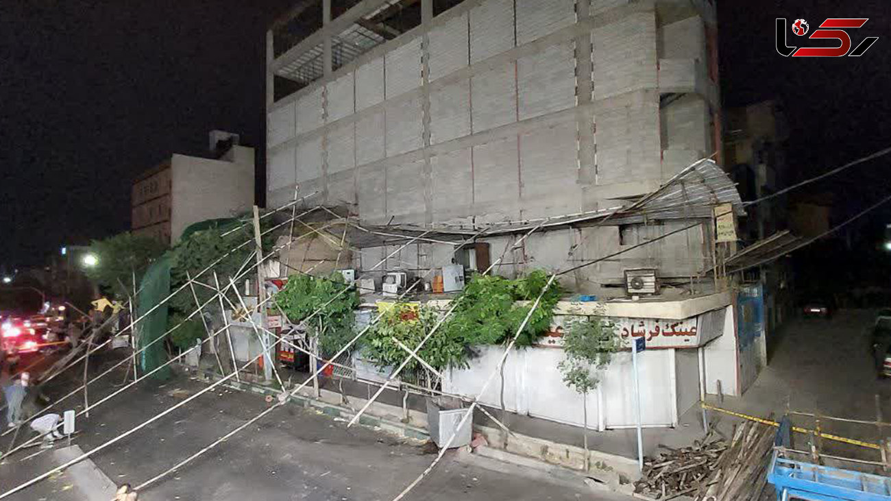 سقوط داربست های ساختمان 6 طبقه وسط خیابان تهران