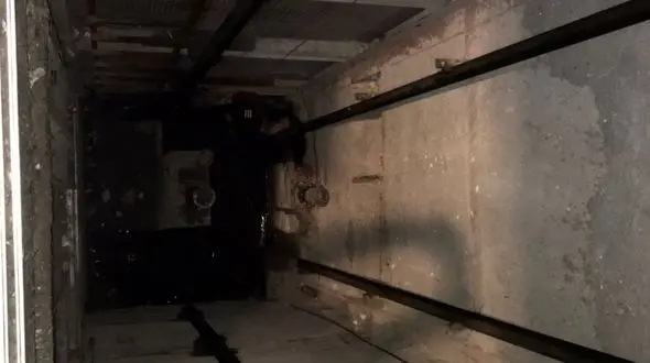 سقوط در چاه آسانسور 