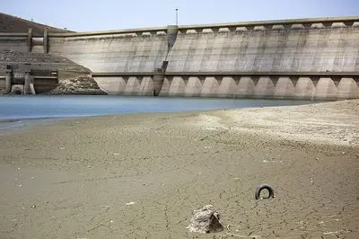 آغاز نگران‌کننده سال آبی ۱۴۰۴؛ کاهش ۷۷ درصدی بارش و خالی شدن سدهای کشور / ۲۰ استان از جمله تهران بدون بارش مانده‌اند