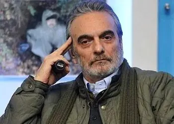 با اسامی اروپایی نوه‌های خارج‌نشین و پسر ناتنی همایون ارشادی آشنا بشین/ آنتونی، مایکل و نیکولاس اسم نوه و پاول اسم پسر ناتنی