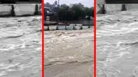 فیلم جاری شدن سیلاب در خیابان های قشم