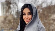 تصویری از فاز هنری نگار نیکدل با ژست نوبرانه/ عکس سیاه و سفید با چتری های جذاب