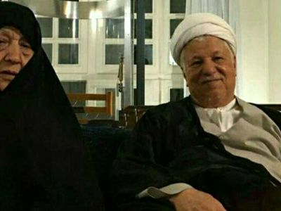 عکس چهره غمگین همسر مرحوم هاشمی رفسنجانی سر میز صبحانه بعد  فوت ایشان ...