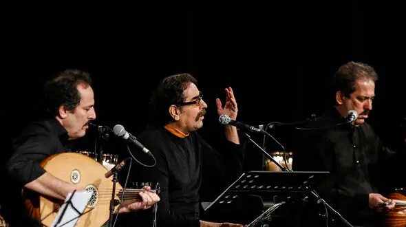 قطعه ای از اجرای شب گذشته شهرام ناظری و کامکارها برای زلزله زدگان کرمانشاه +فیلم
