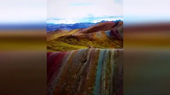 از این کوه ها رنگ می بارد + فیلم 