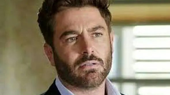 محمدرضا گلزار بخاطر وام نجومی شکایت می‌کند