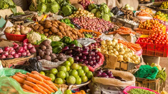 قیمت میوه و سبزی پنجشنبه 13 آذر 99 + جدول