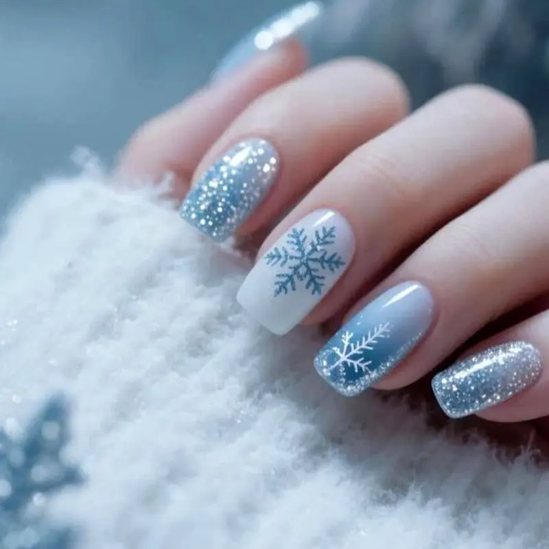 دیزاین ناخن طرح برف مینیمال