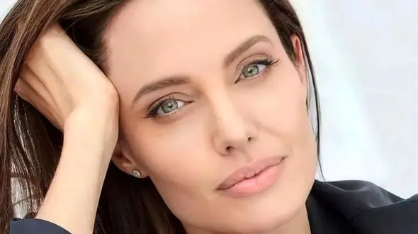 عکس مادر آنجلینا جولی که زیباتر از دخترش است ! / باور نمی کنید !