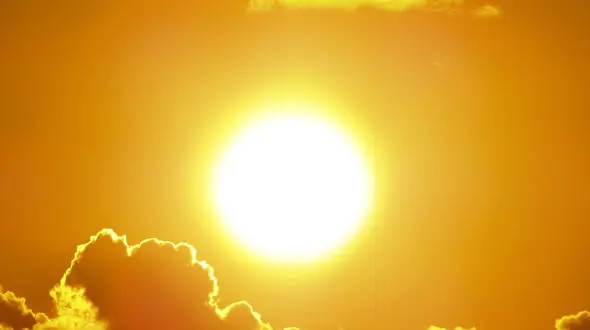 نقش اشعه آفتاب در چروک و لک پوست ما