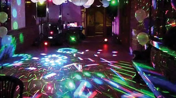 عکس جنجالی یک دیسکو در قلب تهران ! / شاخ در می آورید !