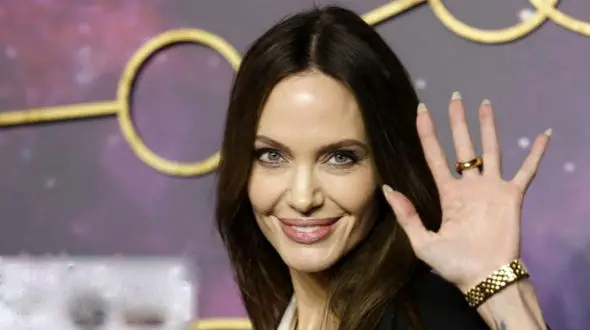 زیبایی حیرت انگیز مادر آنجلینا جولی ! +عکس باورنکردنی