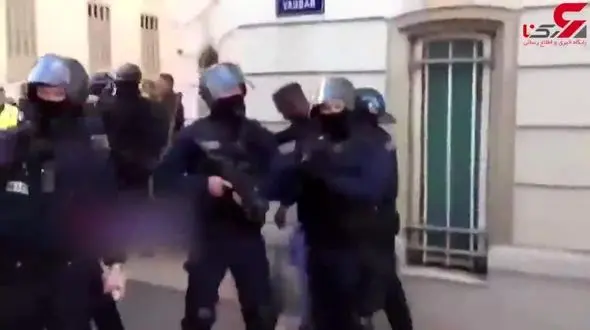 کتک زدن وحشیانه یک جلیقه زرد توسط دارنده نشان لژیون دونور + فیلم