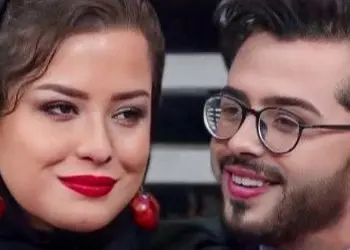 فیلم/ استایل چشم نواز مهراوه شریفی نیا در تلویزیون افغانستان/ بلوز و دامن  با گوشواره های خاص