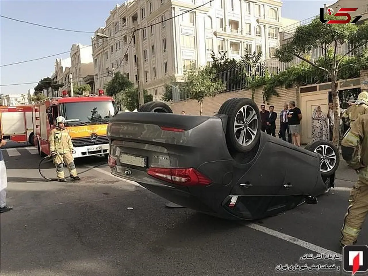 2 دختر جوان سراتو را  در غرب تهران چپ کردند + عکس 