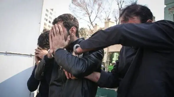 اوباش دره دریژ در تور اطلاعاتی پلیس کرمانشاه/ کشف یک قبضه اسلحه و 14 عدد فشنگ