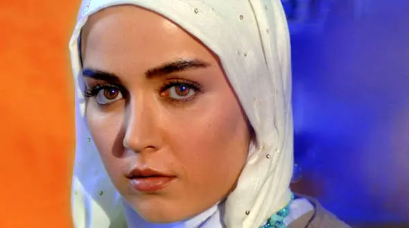 فیلم / عجیب ترین شرط افسانه پاکرو به خواستگار ش !