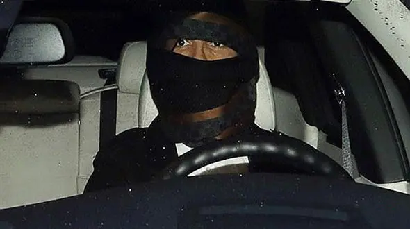 قیافه مخفی رونالدو با روسری در رستوران